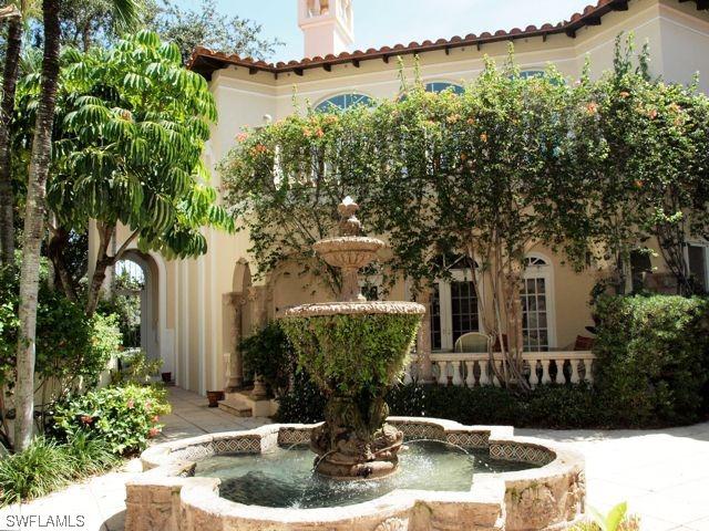 350 3rd Ave., Naples, FL 34102