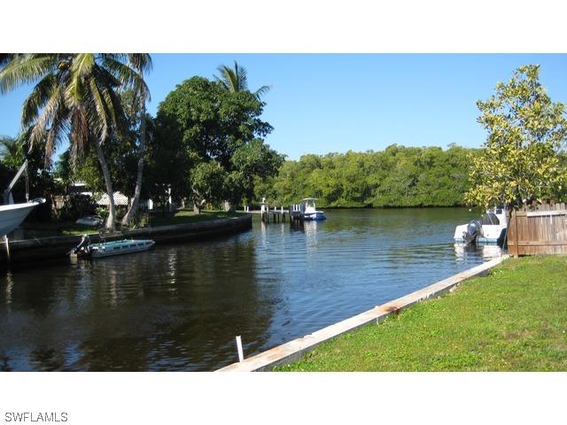 1794 Holiday Ln., Naples, FL 34104