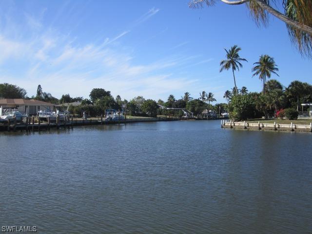 746 Apple Ct., Marco Island, FL 34145