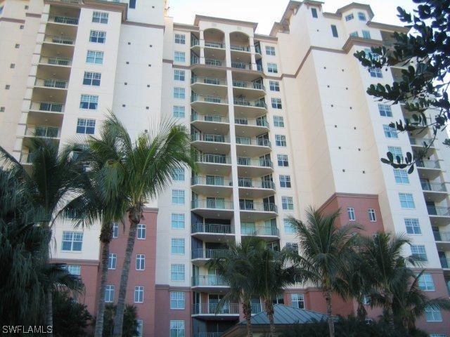 445 Cove Tower Dr., Naples, FL 34110