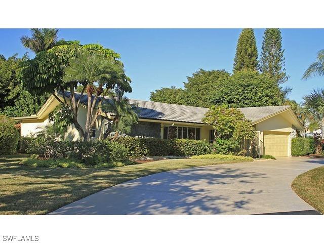 787 Fountainhead Ln., Naples, FL 34103