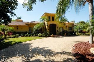 590 Springline Dr., Naples, FL 34102