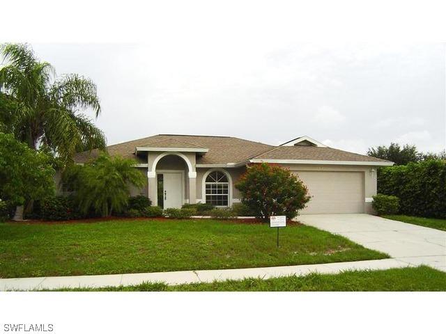 371 Yarmouth St., Marco Island, FL