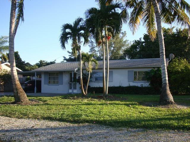 1060 Alhambra Cir., Naples, FL 34103