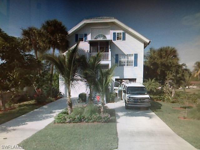 3266 Lakeview Dr., Naples, FL