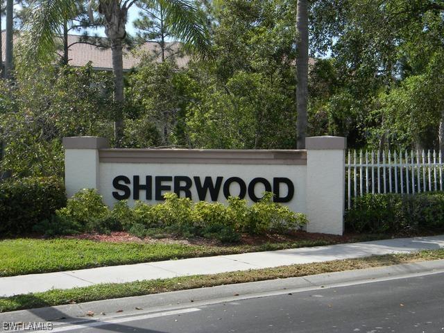 460 Robin Hood Cir. #201, Naples, FL 34104