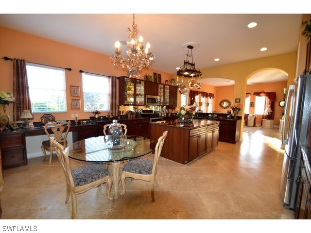 2208 Vardin Pl., Naples, FL 34120