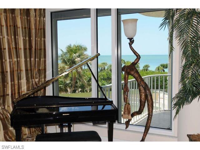 8111 Bay Colony Dr. #201, Naples, FL 34108