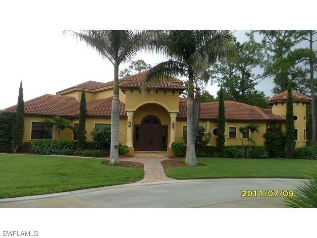 2949 Lone Pine Ln., Naples, FL 34119