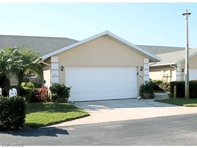 1752 Royal Cir., Naples, FL 34112