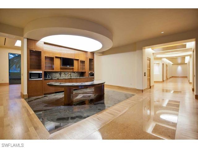 1252 Gordon River Tr., Naples, FL 34105