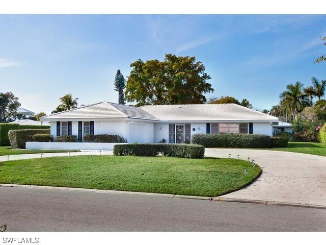 3701 Fountainhead Ln., Naples, FL