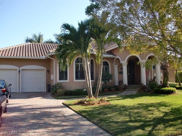 383 Sharwood Dr., Naples, FL
