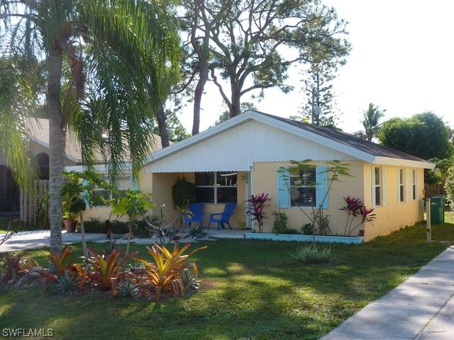 854 95th Ave., Naples, FL 34108