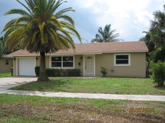 3040 Ponce De Leon Dr., Naples, FL