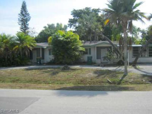 524 103rd Ave., Naples, FL 34108