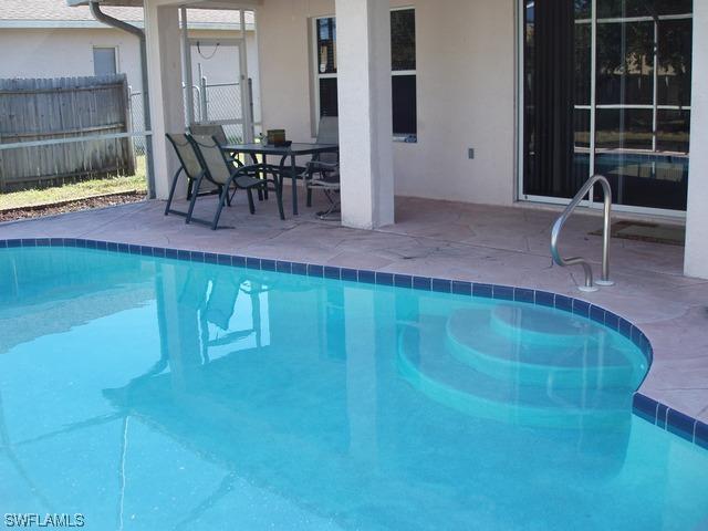 867 Grove Dr., Naples, FL 34120