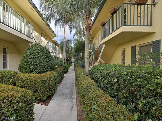 202 Peppermint Ln. #2, Naples, FL 34112