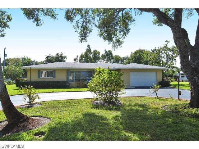 602 Yucca Rd., Naples, FL 34102