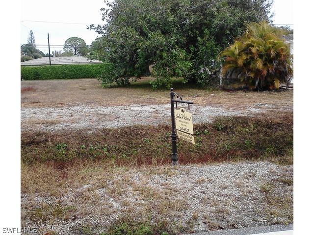 583 91st Ave., Naples, FL 34108