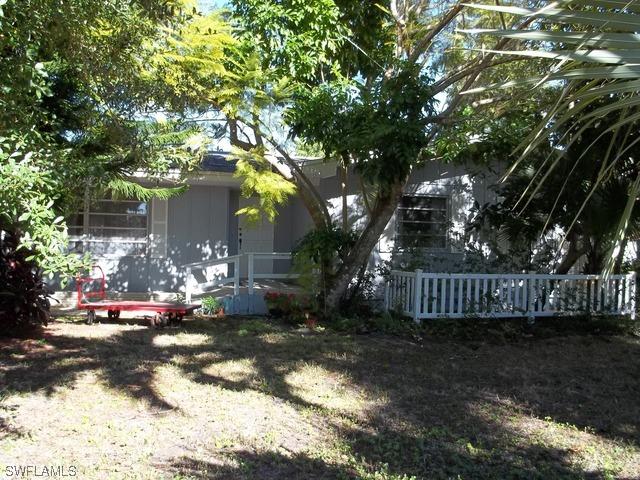 2284 Crayton Rd., Naples, FL 34103