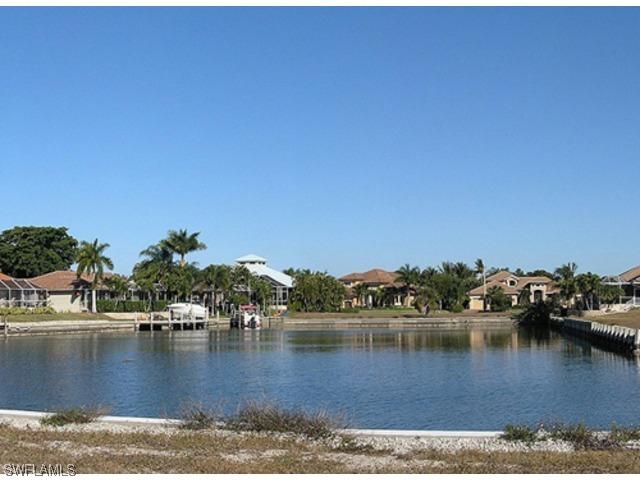 758 Caribbean Ct., Marco Island, FL 34145