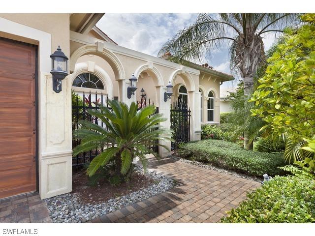 5736 Hammock Isles Dr., Naples, FL 34119