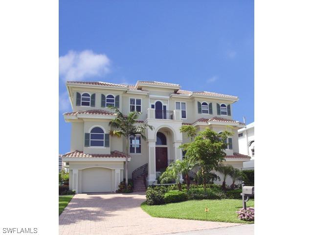 372 Oak Ave., Naples, FL 34108