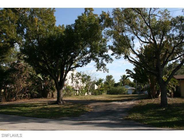 542 3rd Ave., Naples, FL 34102