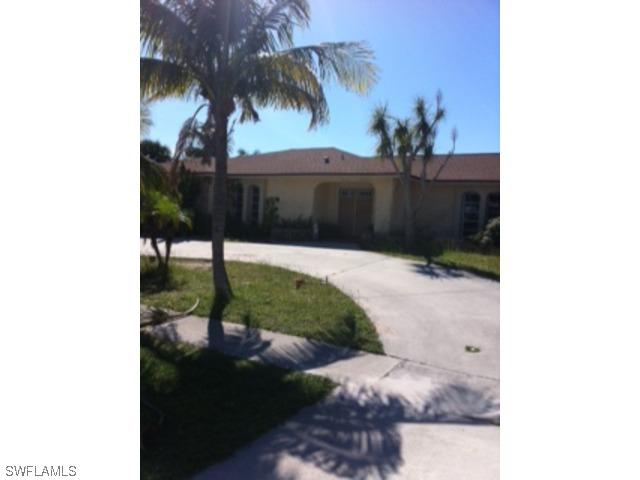 318 Grapewood Ct., Marco Island, FL 34145