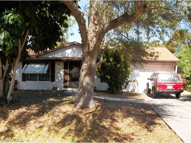 5279 Confederate Dr., Naples, FL