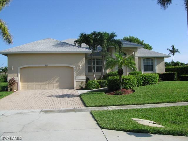 812 Amber Dr., Marco Island, FL