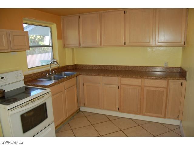 5362 Holland St., Naples, FL 34113