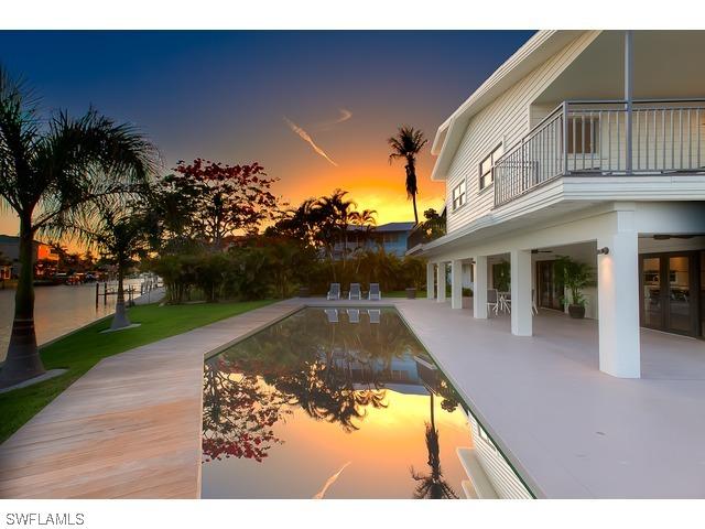 230 Seabreeze Ave., Naples, FL 34108