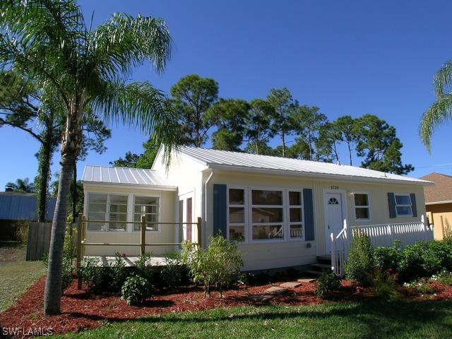 3725 Guilford Oaks Ln., Naples, FL 34112