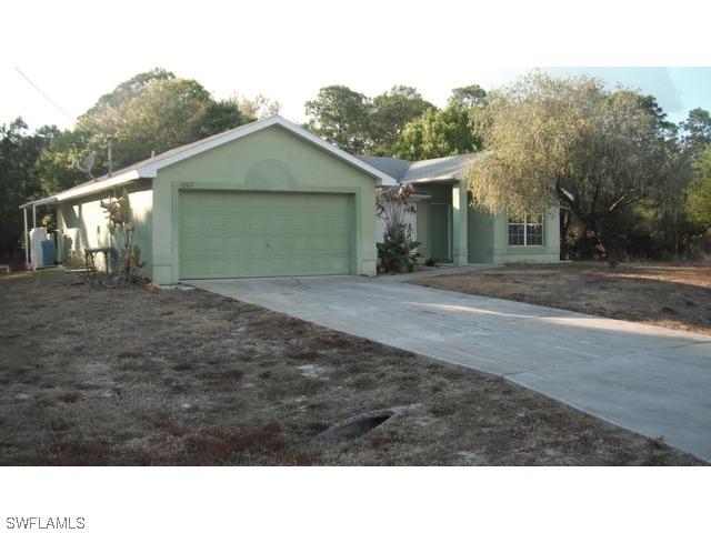 1007 Abbott Ave., Lehigh Acres, FL 33972