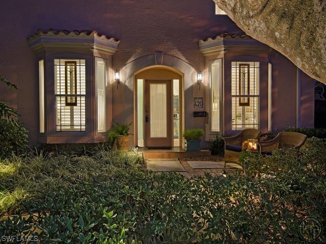 420 3rd Ave., Naples, FL 34102