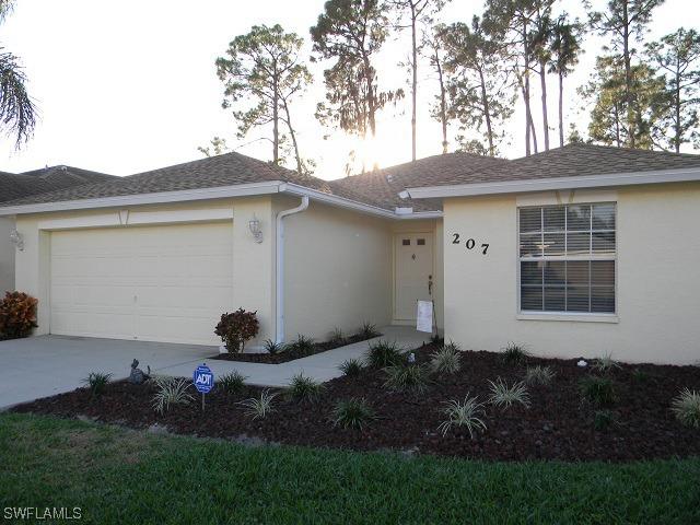 207 Stanhope Cir., Naples, FL