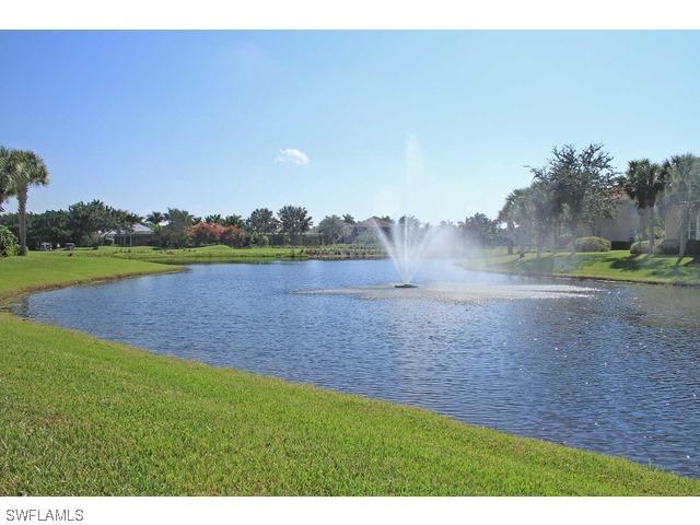 2330 Mont Claire Dr Dr. #102, Naples, FL 34109