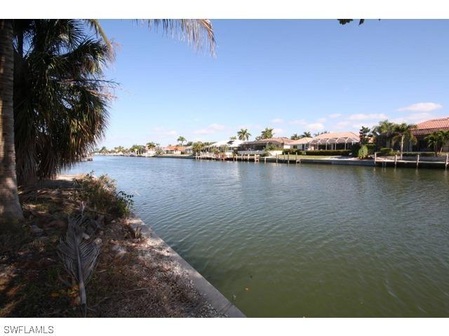 950 Moon Ct., Marco Island, FL 34145