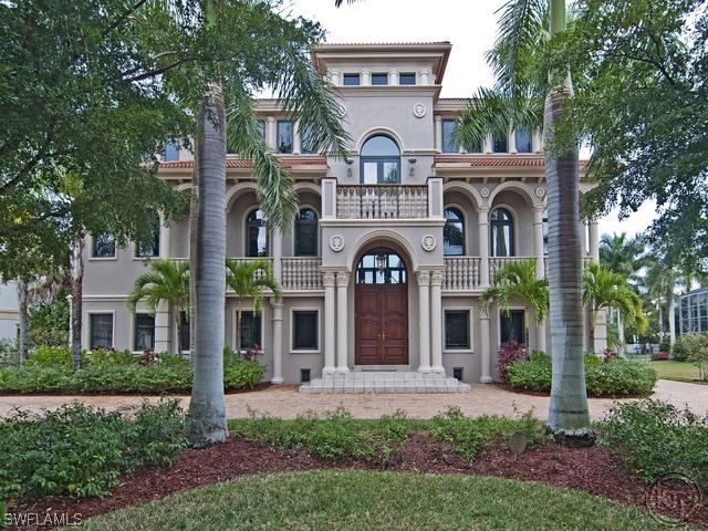 213 San Mateo Dr., Bonita Springs, FL 34134