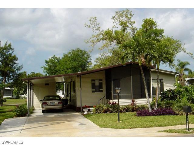 539 Charlemagne Blvd., Naples, FL 34112