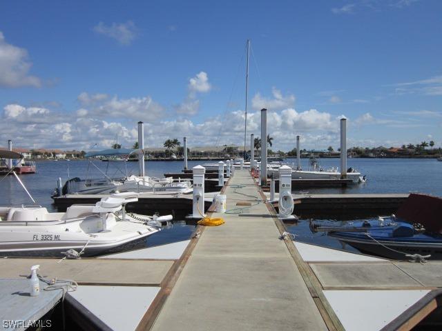 525 Newport Dr., Naples, FL 34114