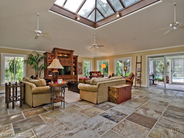 740 Banyan Blvd., Naples, FL 34102