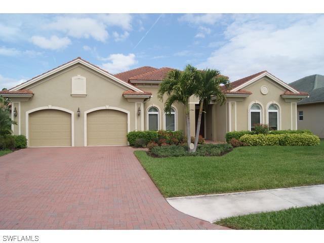 451 Saddlebrook Ln., Naples, FL 34110