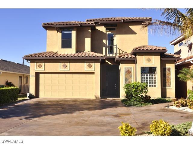 643 110th Ave., Naples, FL 34108