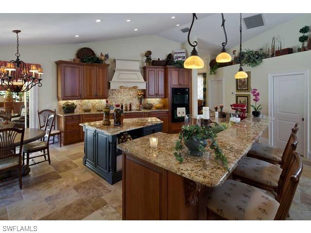 2050 Sevilla Way, Naples, FL