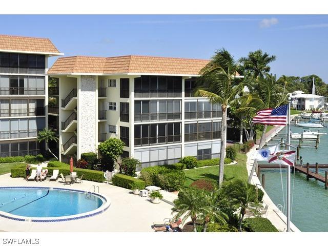 222 Harbour Dr. #202, Naples, FL 34103