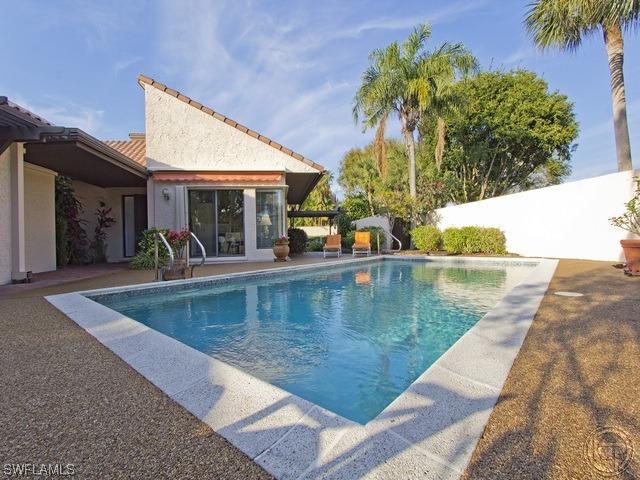 561 Tierra Mar Ln., Naples, FL 34108