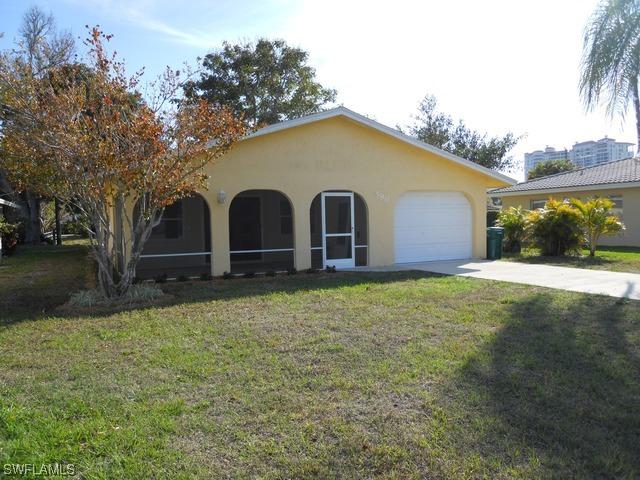 590 92nd Ave., Naples, FL 34108